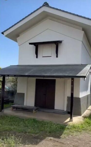 戸建 戸建て 売買 物件 不動産 青梅市 長淵 古風 オシャレ リフォーム 水回り 広い 3DK 庭 駐車場 3台 庭園 中古 