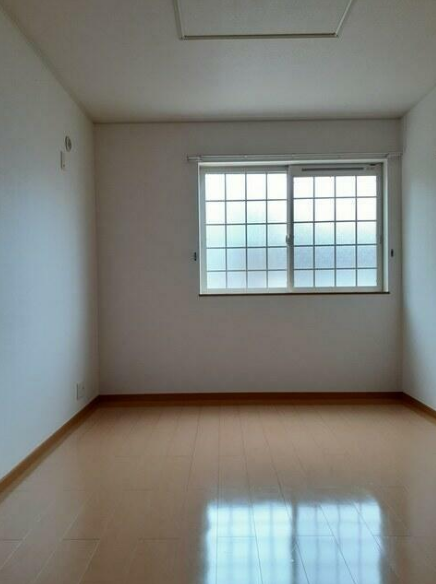 八王子 宇津木町 アパート 貸 物件 賃貸 不動産 八王子市 2LDK 庭 専用庭 駐輪場 駐車場 駐車場