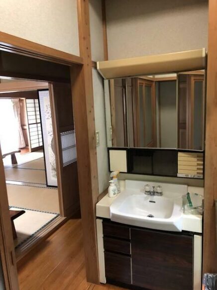 八王子市 賃貸 南大沢 南大沢駅 不動産 戸建て 貸戸建 物件 京王 相模原線 東京都 広い 8 8DK 4台 駐車場 事務所